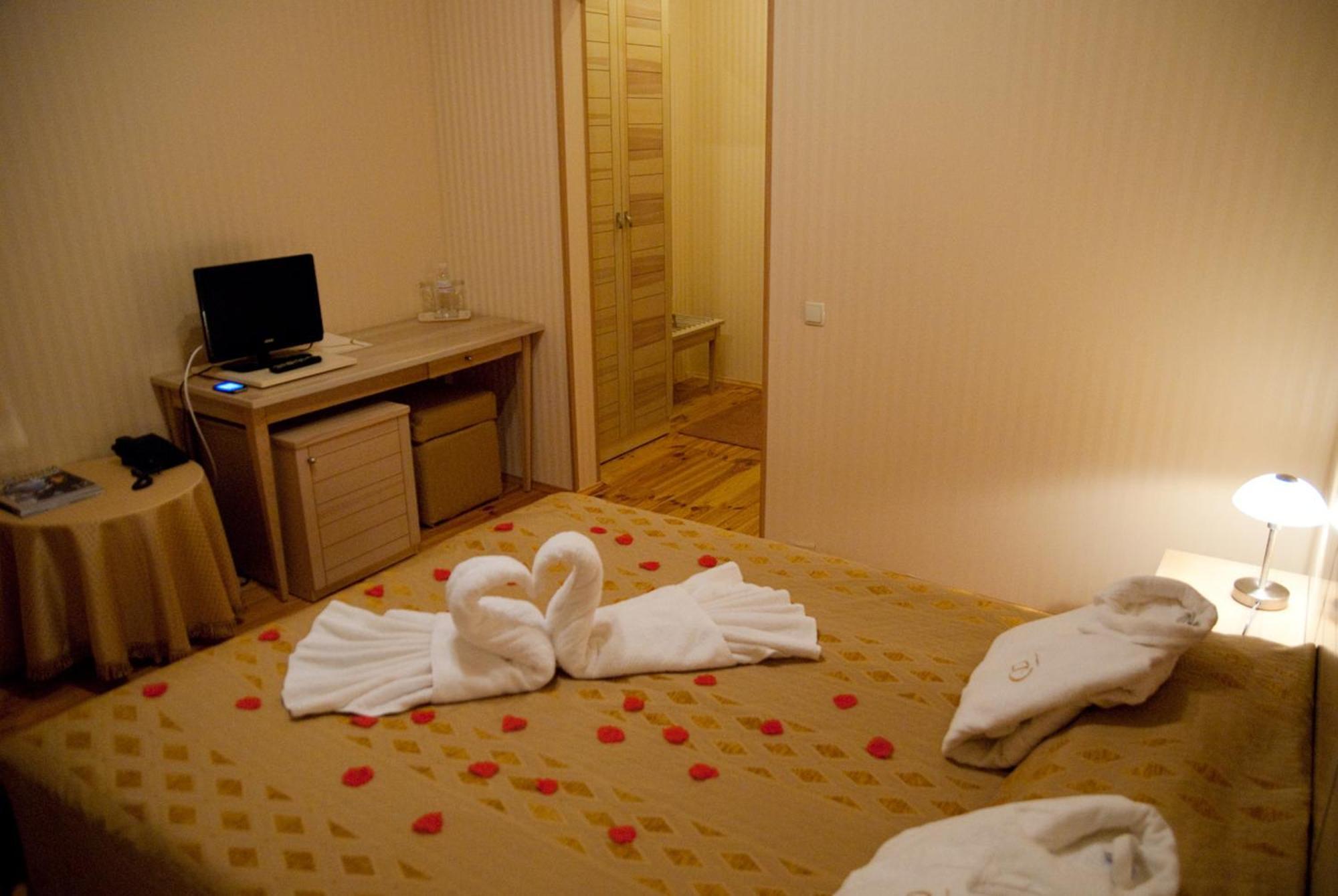 Seasons Spa Boutique Hotel Kozyn Exteriör bild