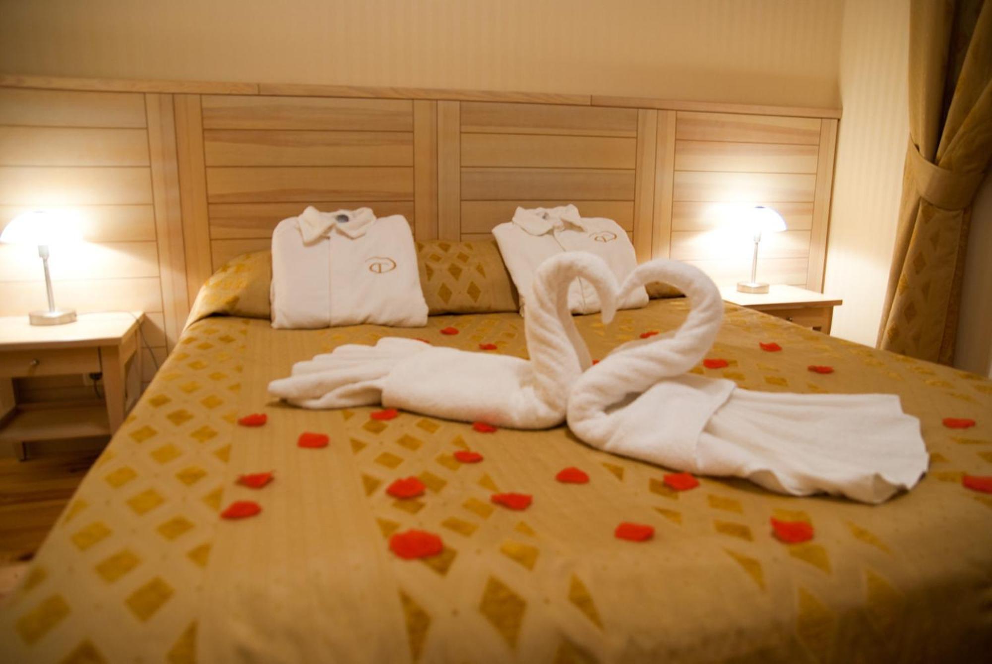 Seasons Spa Boutique Hotel Kozyn Exteriör bild