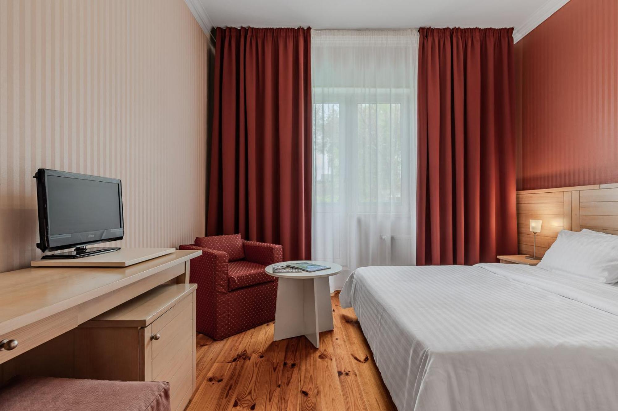 Seasons Spa Boutique Hotel Kozyn Exteriör bild