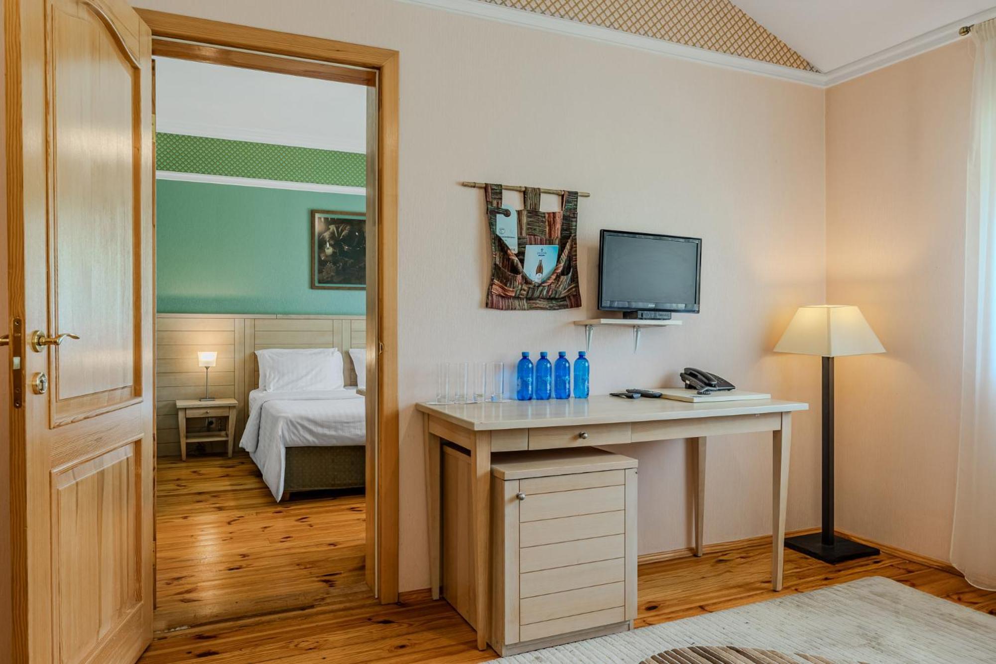 Seasons Spa Boutique Hotel Kozyn Exteriör bild
