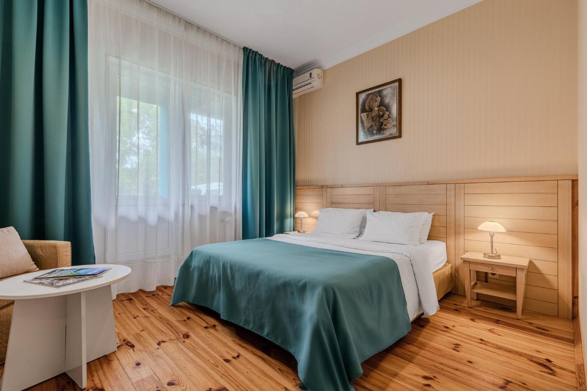 Seasons Spa Boutique Hotel Kozyn Exteriör bild