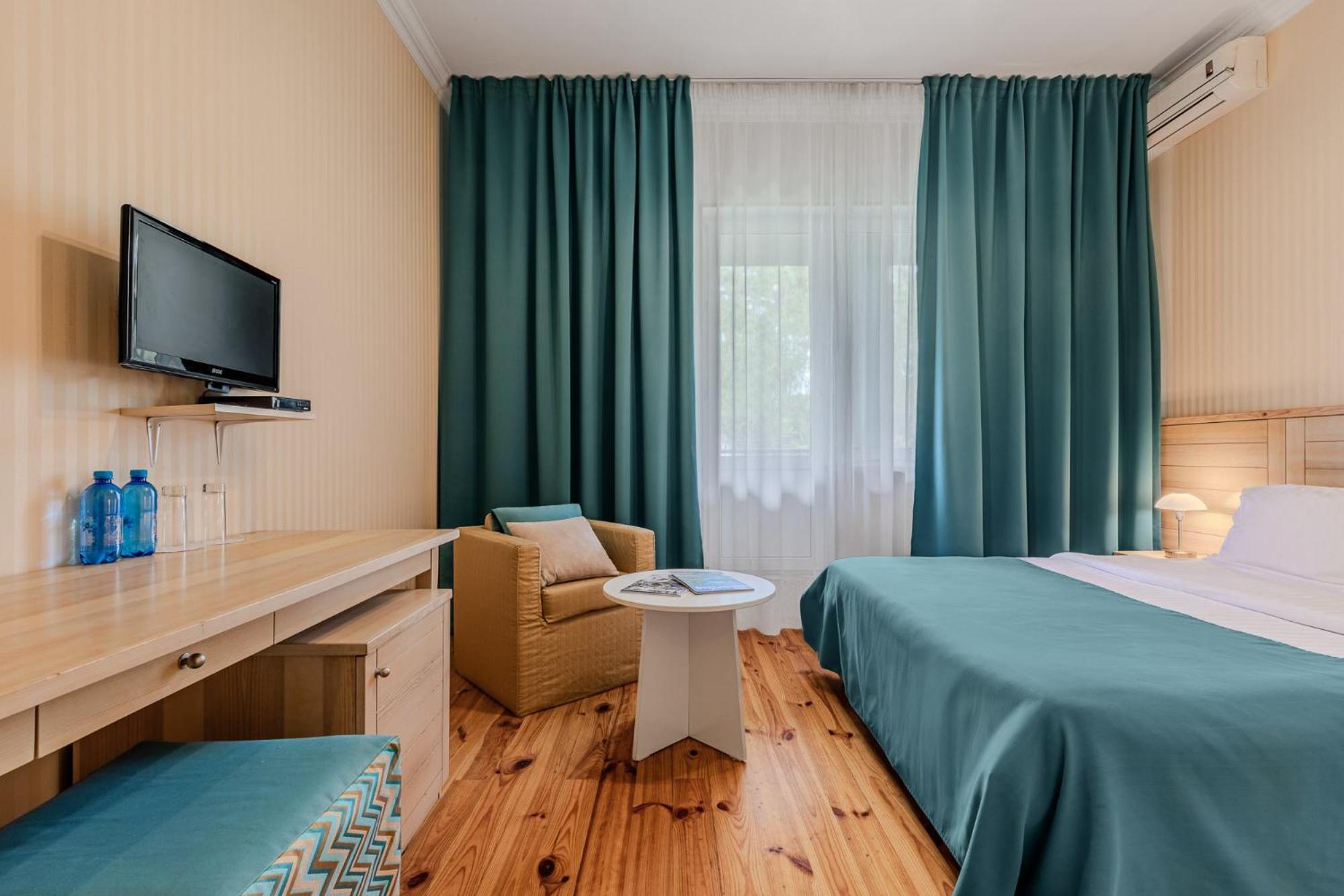 Seasons Spa Boutique Hotel Kozyn Exteriör bild