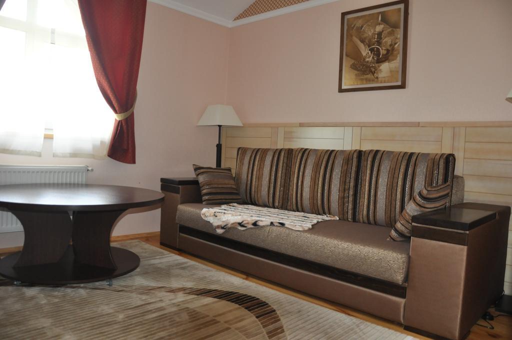 Seasons Spa Boutique Hotel Kozyn Exteriör bild