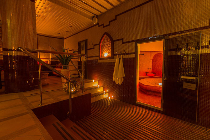 Seasons Spa Boutique Hotel Kozyn Exteriör bild