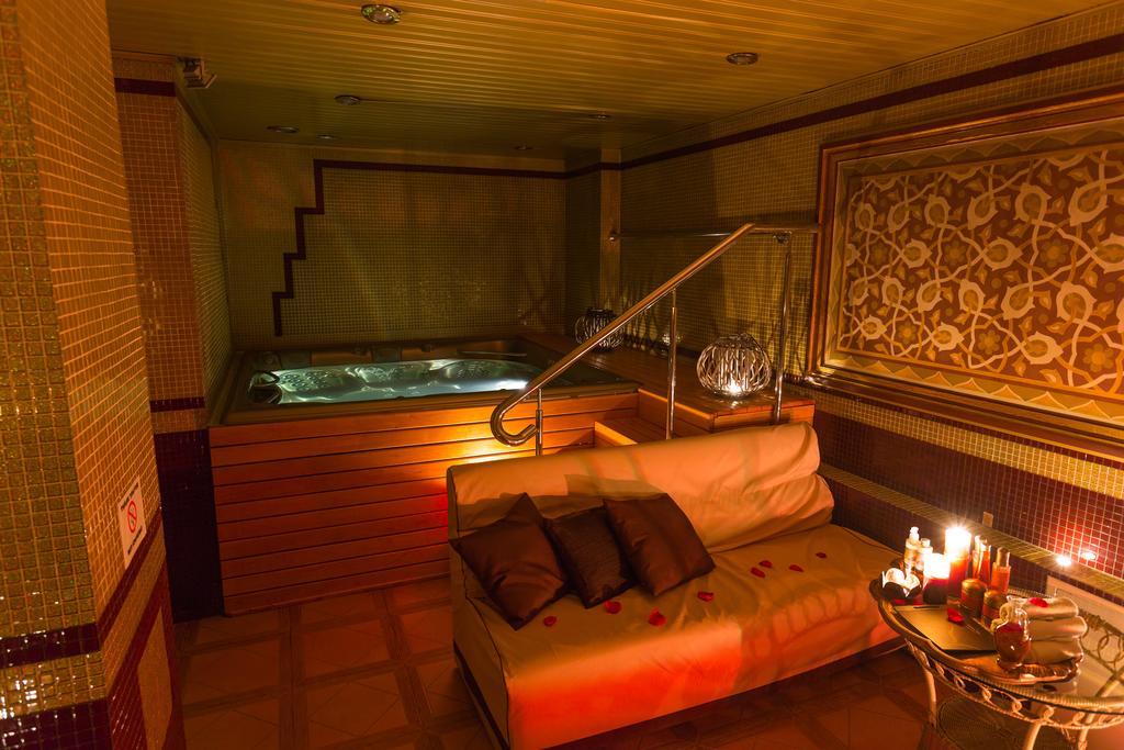 Seasons Spa Boutique Hotel Kozyn Exteriör bild