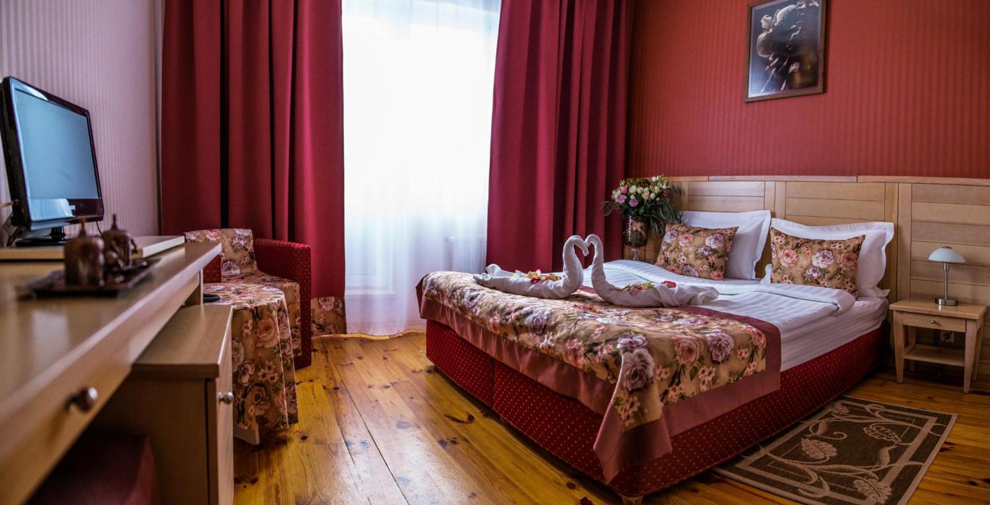 Seasons Spa Boutique Hotel Kozyn Exteriör bild